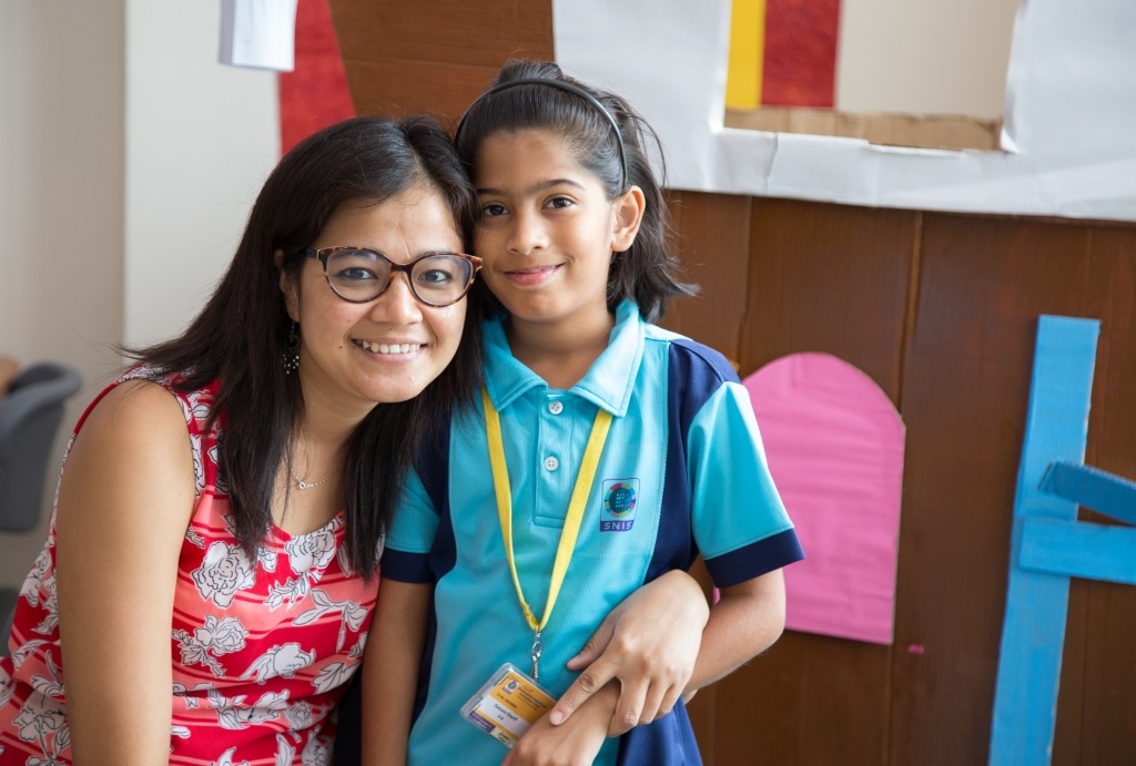 A faculty with a student 2